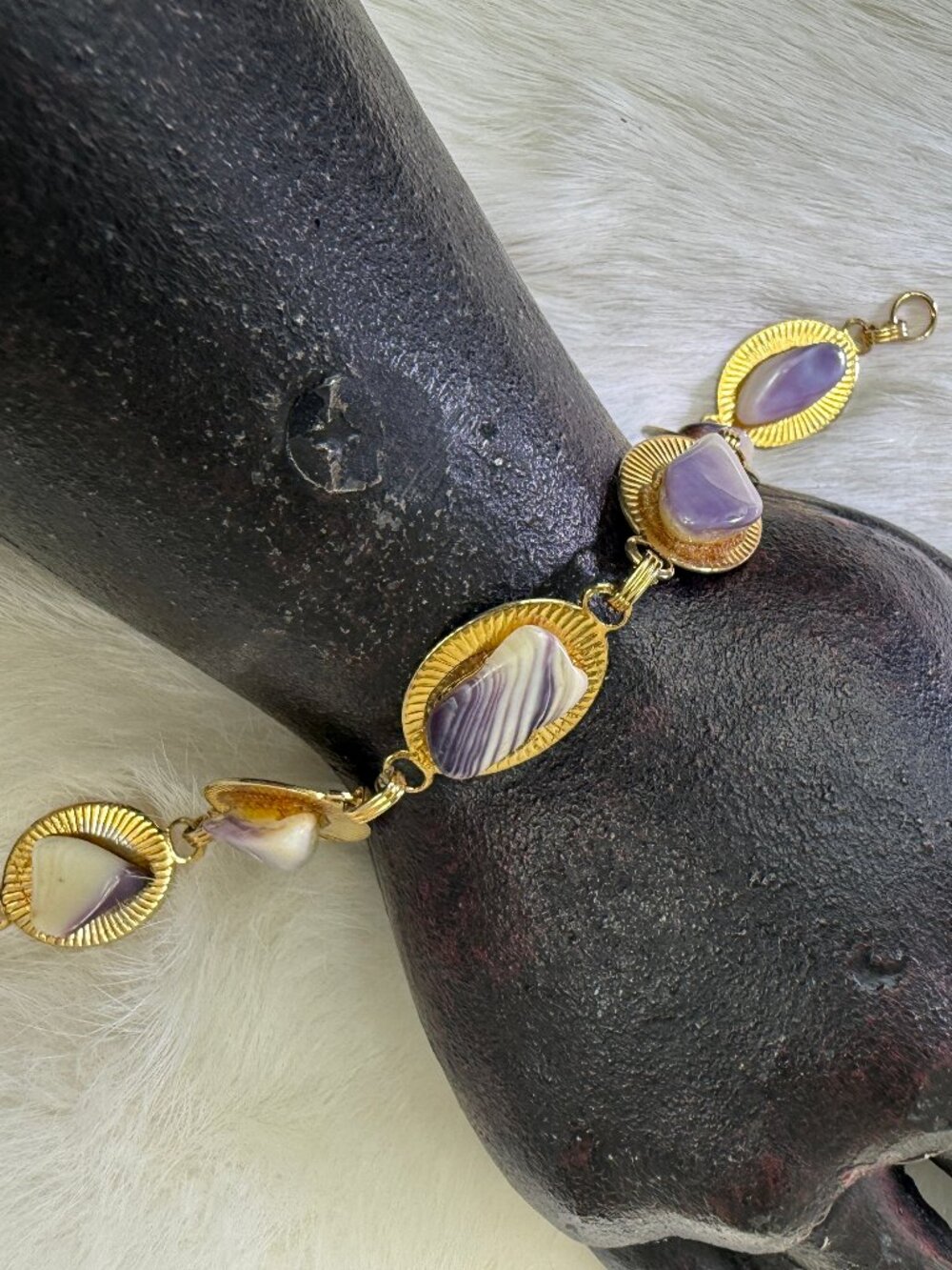 Vintage 70s Purple Agate Stone Chip Gold Tone Link Bracelet 7"
